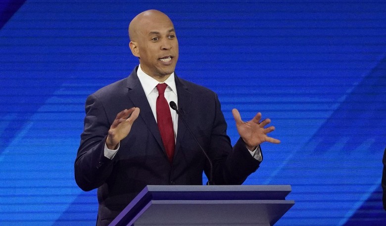 Booker: Democrats Don't Need Clinton, Bloomberg or Brown in 2020 Race