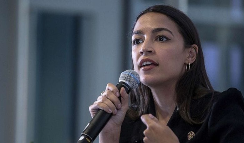 Ocasio-Cortez: Free Public College Should Be Passed at Same Time as Student Loan Forgiveness