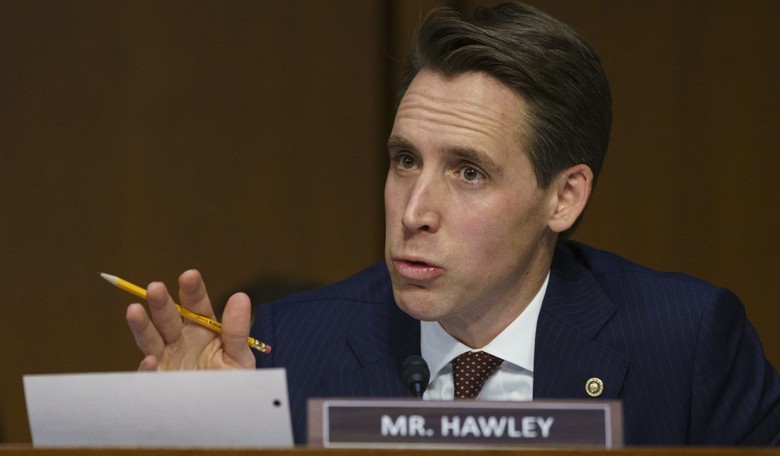 Senator Hawley to Introduce Motion to Censure Chuck Schumer for SCOTUS Threats