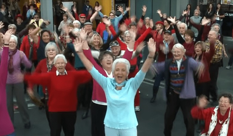 Elizabeth Warren Claims She Works Out to Patsy Cline; How Is That Even Possible?