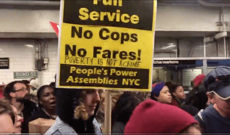 'Punch That Cop!': Protesters Threaten Police During NYC Subway Protest in Brooklyn