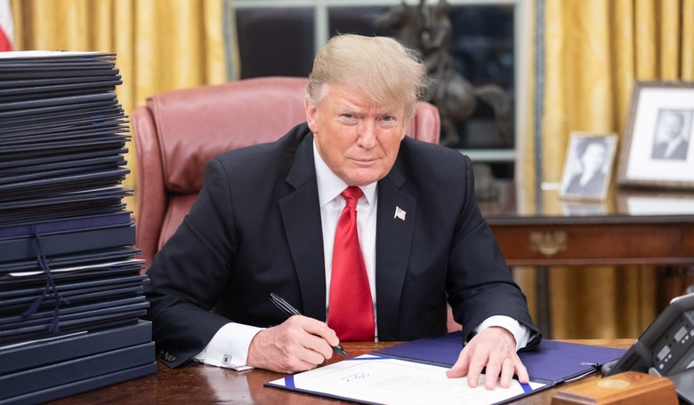 Trump Applauds Gabbard for Voting 'Present' on Impeachment: ‘I Give Her a lot of Respect’