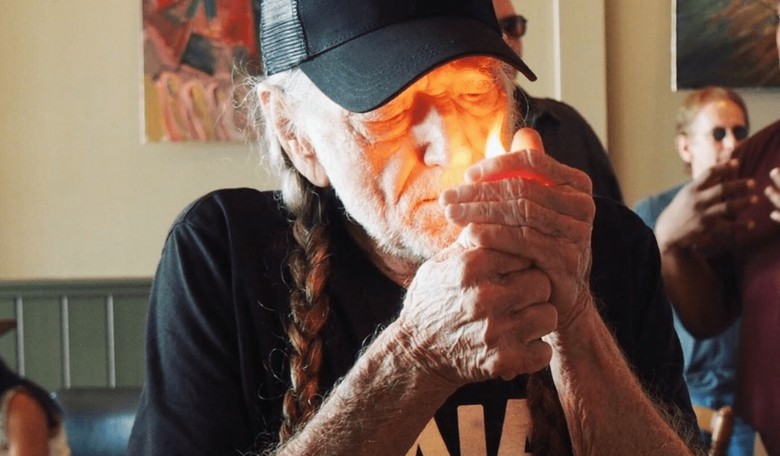 Sign of the Apocalypse: Singer Willie Nelson Has Quit Smoking Weed