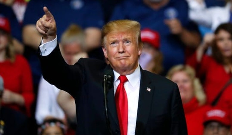 Trump on Schumer: 'He Used to Kiss My A—'