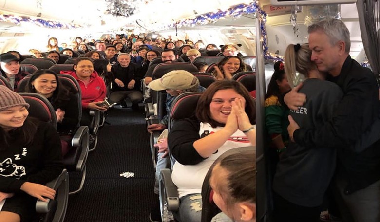 Gary Sinise Takes 1,000+ Gold Star Kids to Disney World