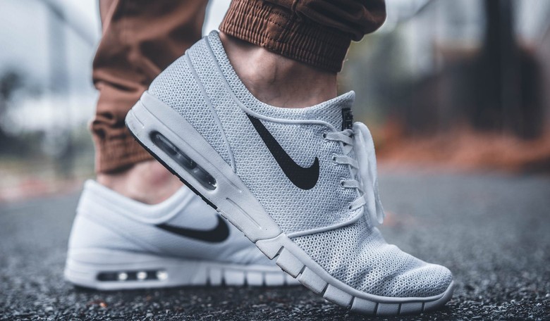 'Nonbinary' Worker Suing Nike Over 'Pronoun Abuses' for $1.1 Million