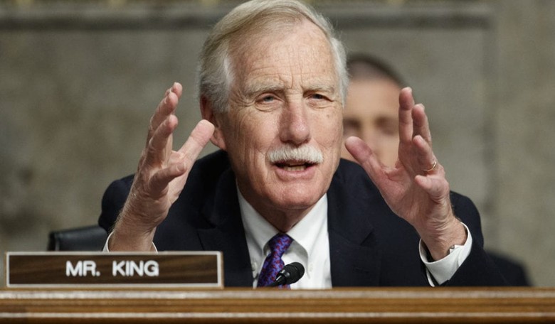 Dems' Call for Trump to Seek Congress' Approval on Iran Has 'Nothing to Do With Who the President Is,' Senator Says