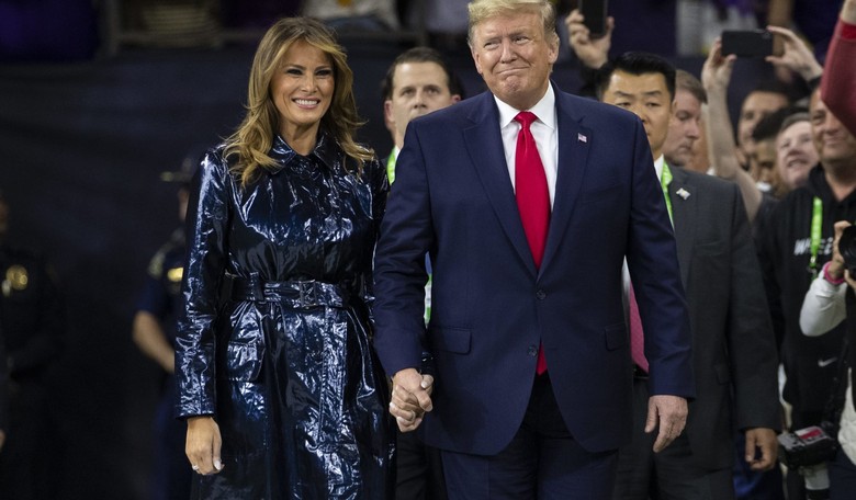 [VIDEO] National Championship Game Crowd Goes Wild When the Trumps Show Up. Liberals Go Insane.