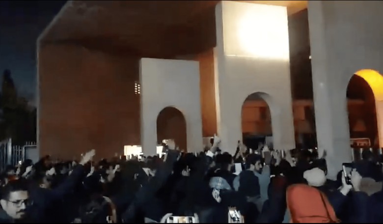 Iran Protesters Curse Soleimani, Chant 'Death to Khamenei!'