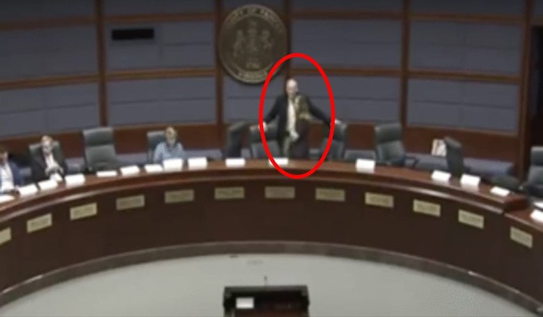 Va. Lawmaker Who Called Pro-Gun Voters 'Children' on Hot Mic Just Gave an Ominous Sign of What's to Come