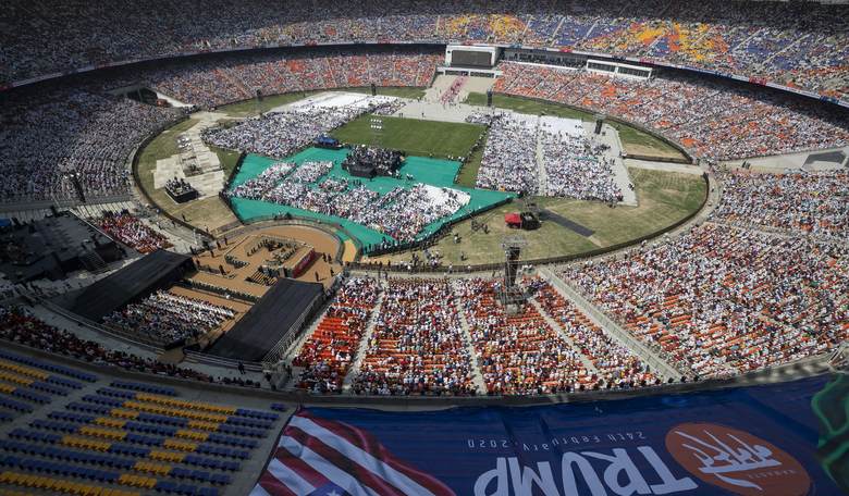 [WATCH] More Than 100K Pack Massive Stadium to Welcome POTUS for 'Namaste Trump' Rally in India