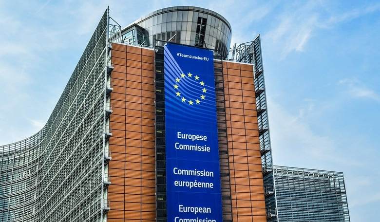 Communist China Looks for Europe's Backbone, Confirms It Doesn't Have One