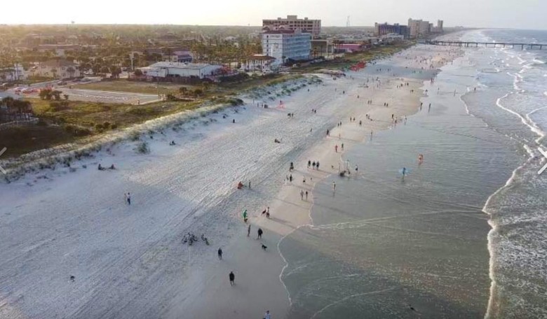 Remember The Beaches CRAMMED With #FloridaMorons in Jacksonville? Here's What The Beaches Really Looked Like.