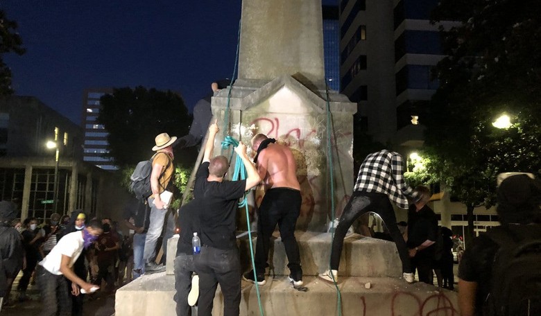 Univ. of Alabama Prof Coaches Rioters on How to Destroy Birmingham Monument