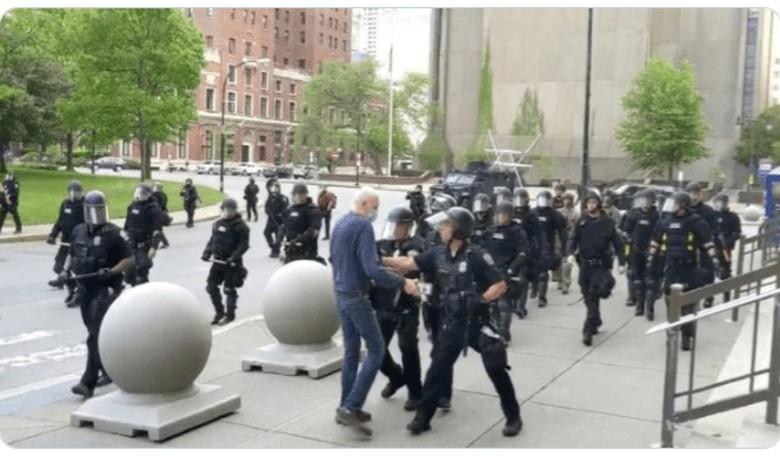Buffalo Police Riot Response Team Resigns in Protest of Officers' Suspensions