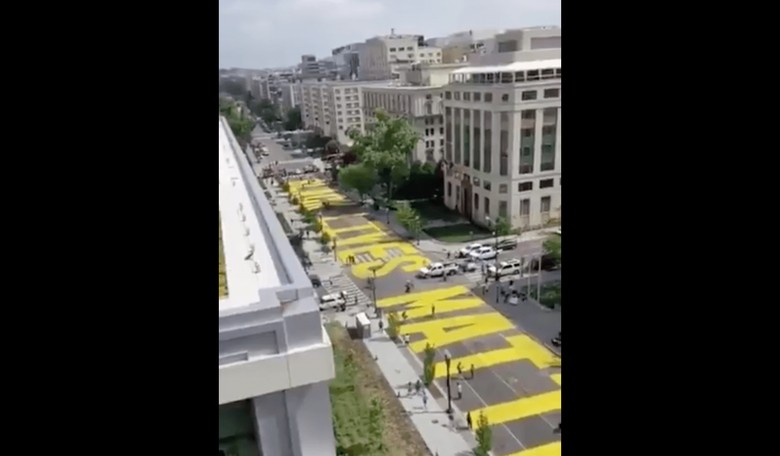 This State-Sanctioned Graffiti Is the Ultimate Example of Anti-Trump Pettiness