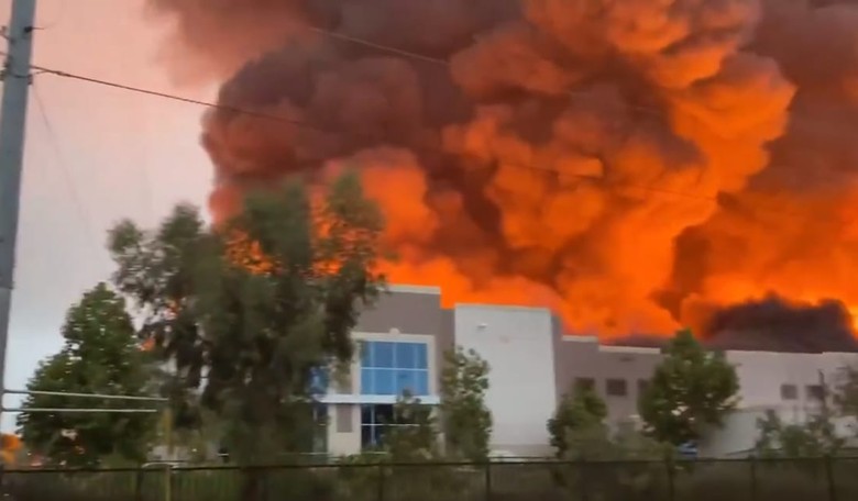 Hmmm. An Amazon Warehouse Is Burned to the Ground in LA.
