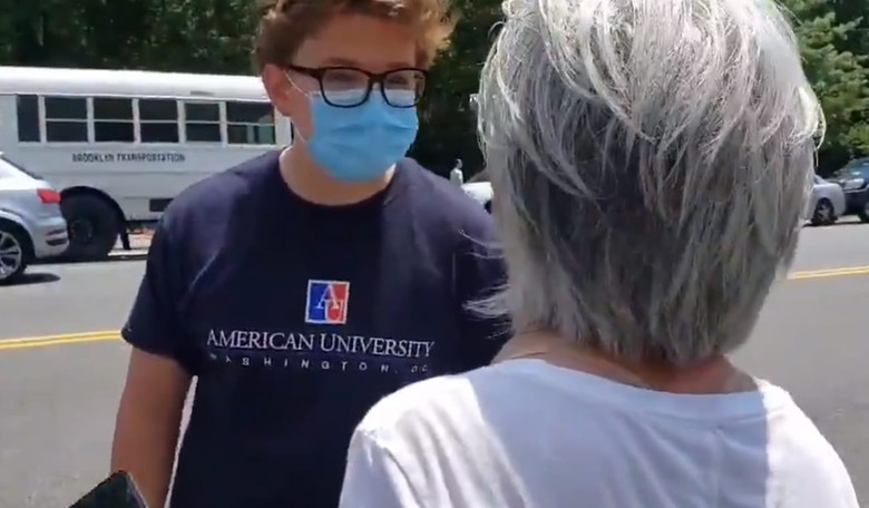 [VIDEO] Woman Defeats Antifa Kids and Defends Teddy Roosevelt Statue