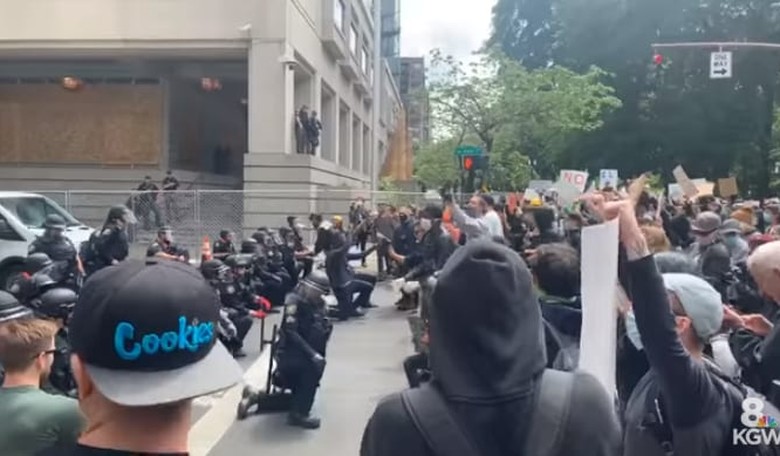 Were Portland Police Officers Ordered to Kneel to Rioters?