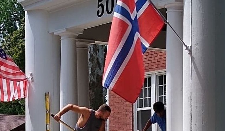 Michigan B&B Owners Forced to Take Down Norwegian Flag That Looks Like (?) Confederate Flag