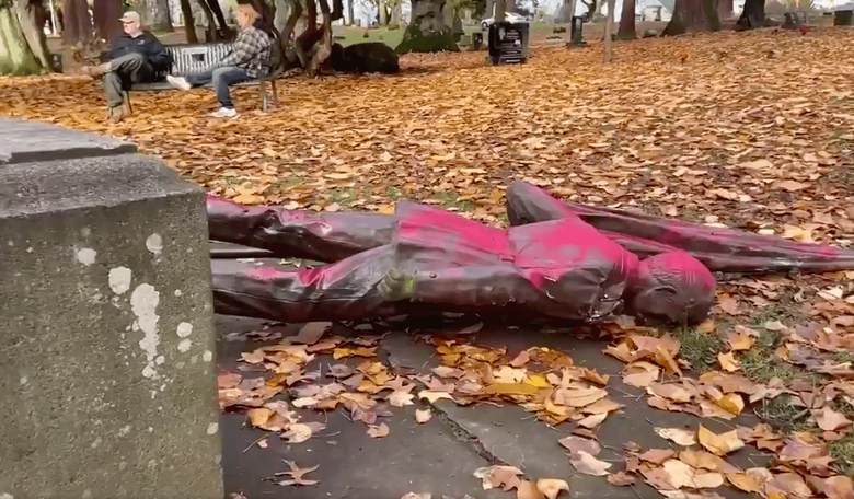 'F*** Thanksgiving!': Antifa Topples Statues of George Washington, Veterans to Fight 'Colonization'