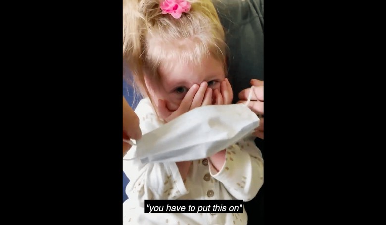 [WATCH] Mother Says United Kicked Her Family Off a Plane Because 2-Year-Old Refused to Wear a Mask
