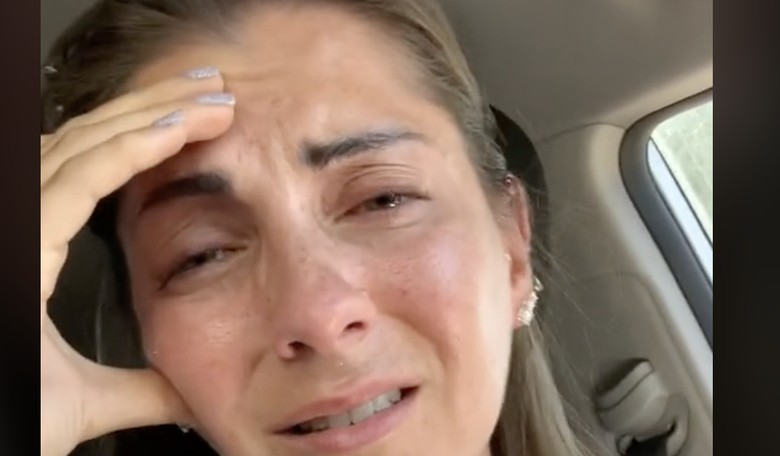 Deaf Woman Terrorized by Mask-Obsessed Store Clerks After Asking to Read Their Lips