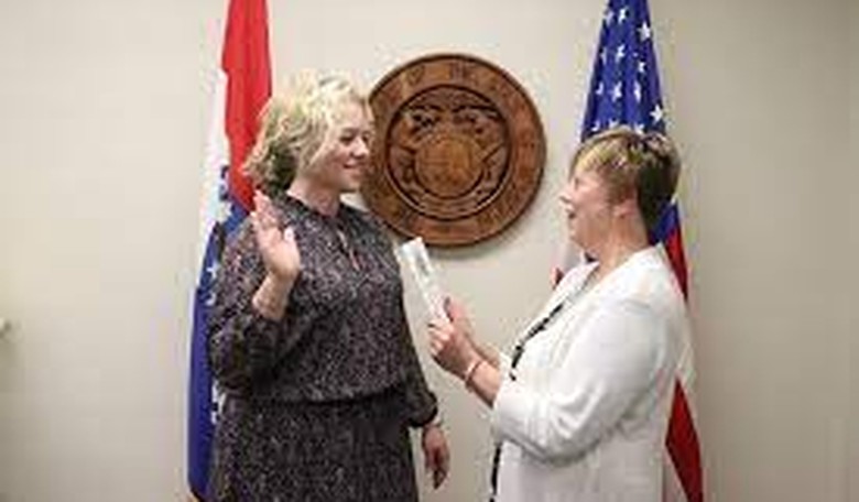 Missouri Social Services Lost Foster Kids to Sex Trafficking, and All GOP Lawmakers Can Do Is Say They're 'Disappointed'