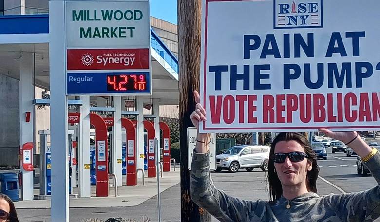 #ThePersistence Fights Back! Scott Presler Is Registering Angry Voters at Gas Stations Nationwide