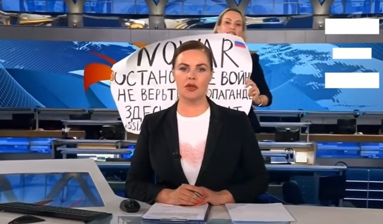 Journalist Who Crashed Live Russian TV News Program Tells Viewers, 'Don't Be Such Zombies'