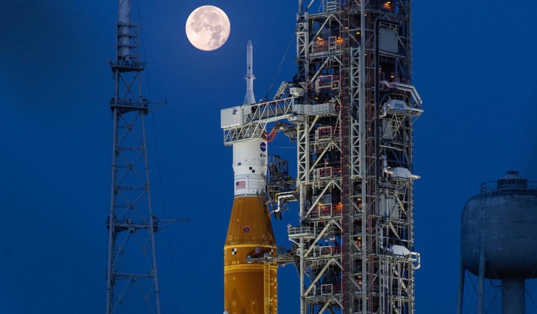 NASA Scrubs Today's Artemis 1 Launch