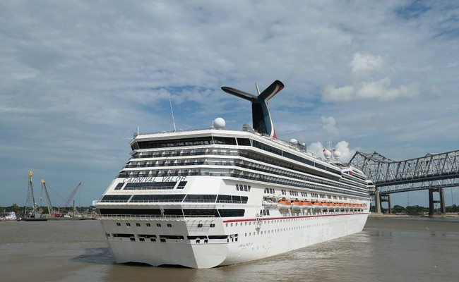 Here's What Happened After a Man Went Overboard on a Cruise Ship