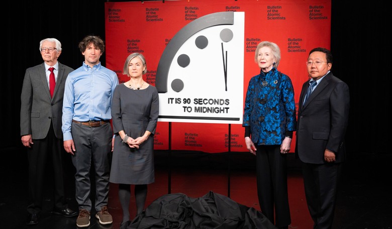 Disturbing: Scientists Reset World 'Doomsday Clock'