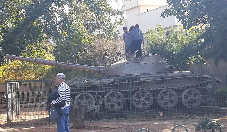 MUSEUM PIECES: Russia Pulling 60-Year-Old T-62 Tanks Out of Storage for Frontline Combat