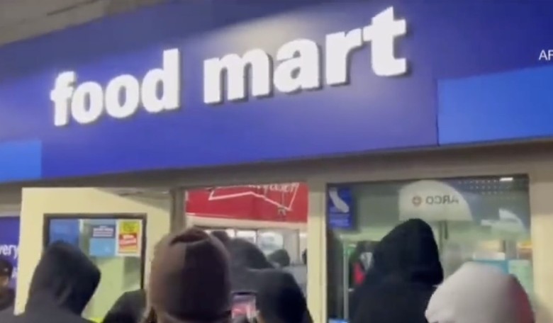 West Coast, Messed Coast™ Grand Opening, Grand Closing! Edition