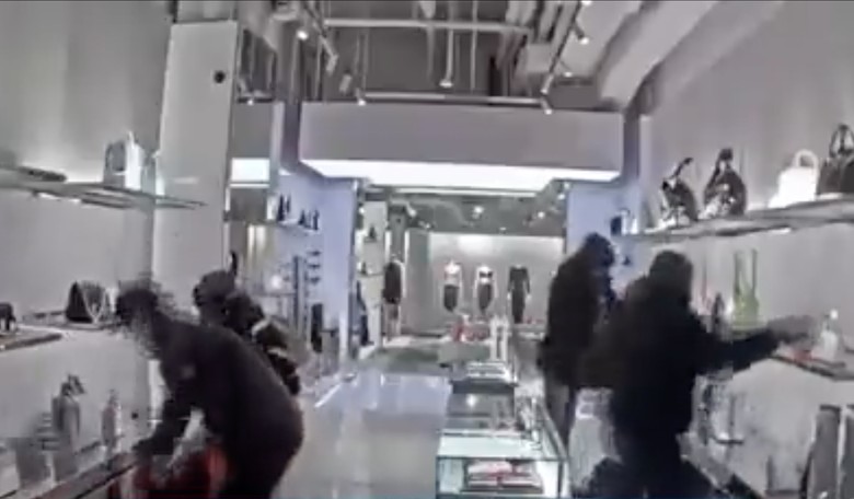 Lululemon Employees Fired for Confronting Looters Robbing the Store [Updated]