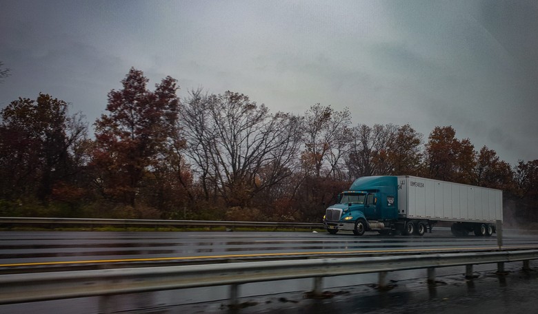 Could Industry and Political Pushback Kill the EPA’s Electric Truck Plans?