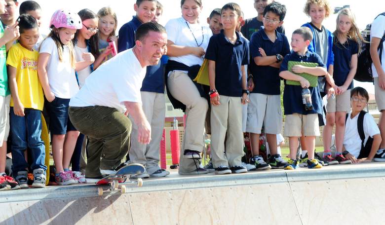 'Wee Man' Blasts Hollywood for Yanking Roles for Dwarf Actors in 'Snow White'