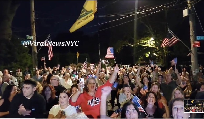 10 Arrested as Staten Island Protesters Block Bus Full of Migrants