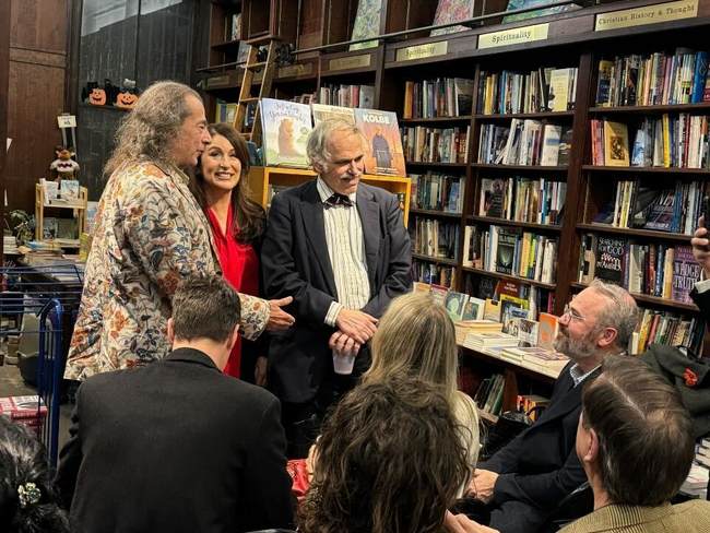 A Literary Salon in One of Manhattan’s Last Independent Bookstores – PJ ...