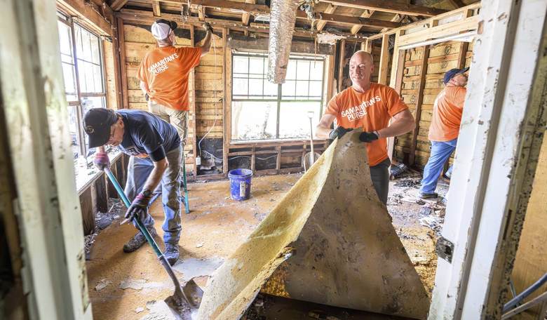 Here's What Samaritan's Purse Is Doing Right Now to Alleviate Suffering in Texas