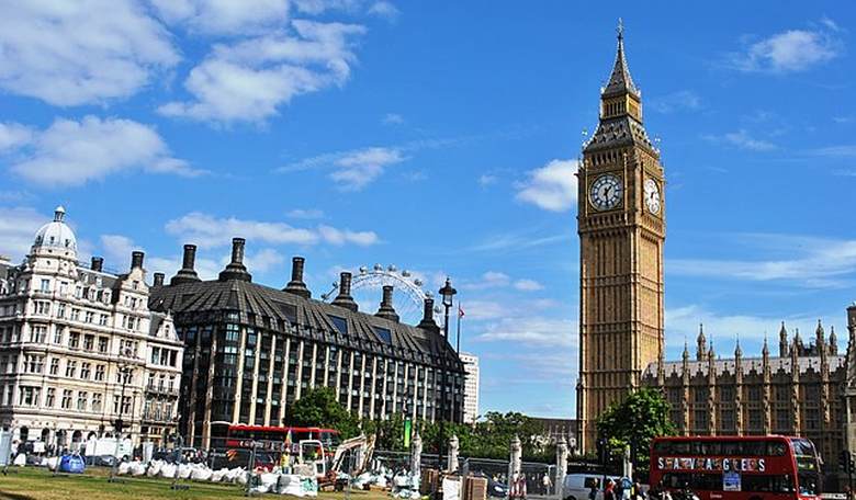 Somali Plows Into London Crowd, African Migrant Kills 2-Year-Old in Surrey