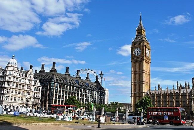 Somali Plows Into London Crowd , African Migrant Kills 2 - Year - Old in Surrey