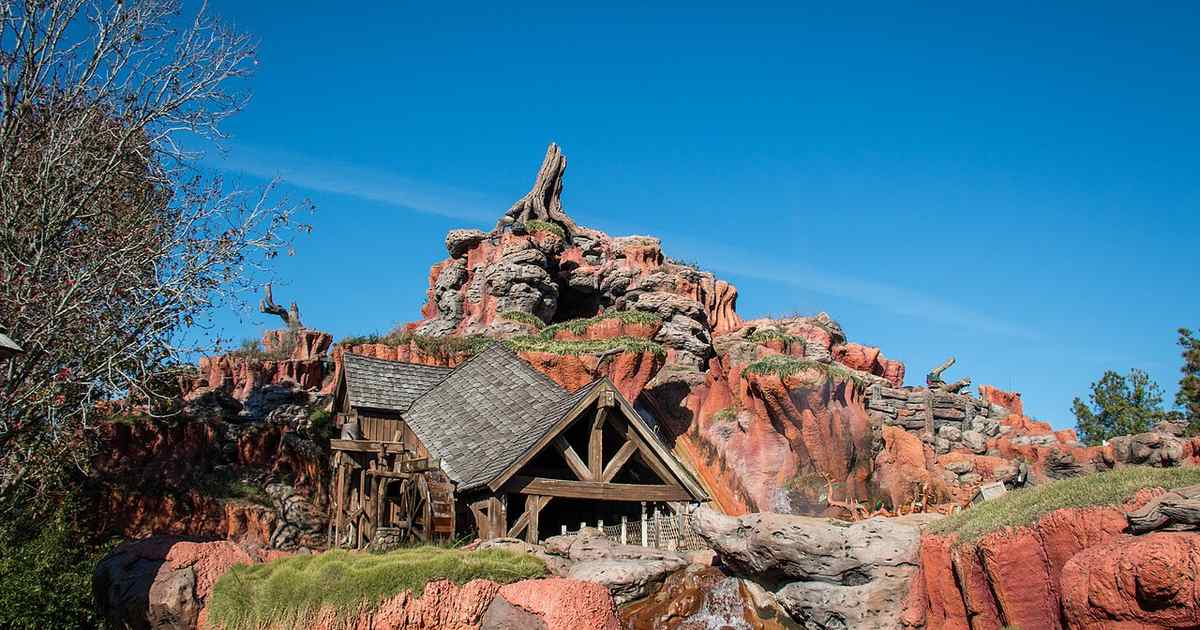 Disney Imagineer Tries to Rewrite Splash Mountain History, but Fans Have the Receipts