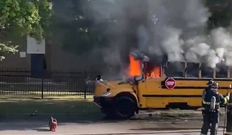 Hoge's Heroes: Pregnant Driver Evacuates 37 Kids off School Bus—just Before It's  Engulfed in Flames