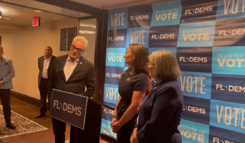 Florida Dems Gather for Leadership Blue, Choose 'West Wing' Actor Bradley Whitford for Keynote