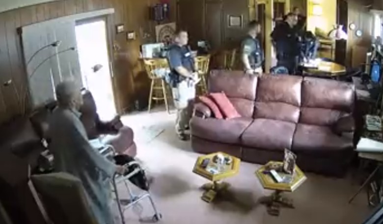 WATCH: Footage of Police Officers Raiding Local Kansas Newspaper Owner