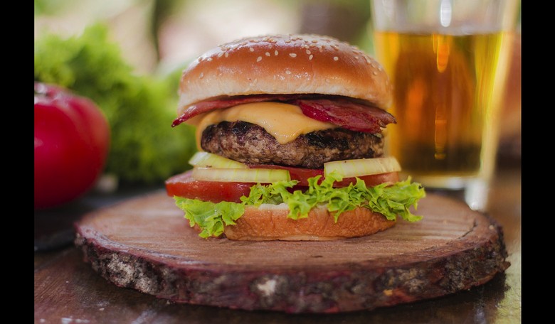 US Restaurants, Bars Are Falling on Hard Times Because of Bidenomics