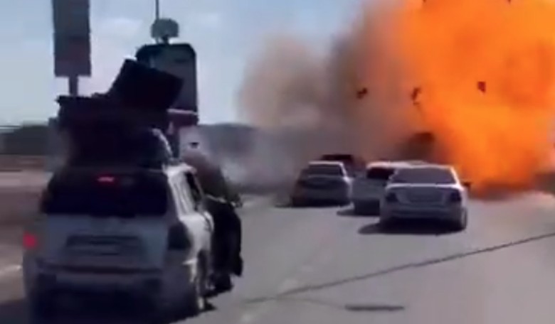 Viral Video Claims Israel Bombed Fleeing Gazans, but Analysis Tells a Very Different Story
