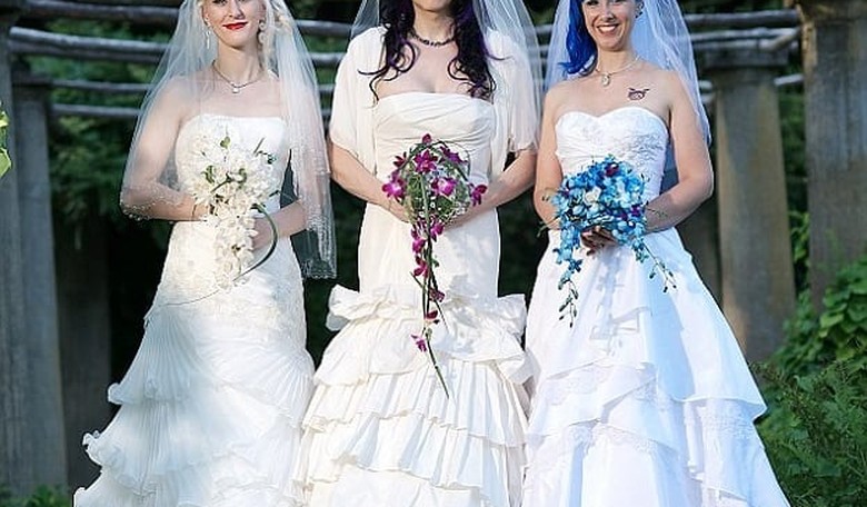 First Lesbian "Throuple" To Whelp